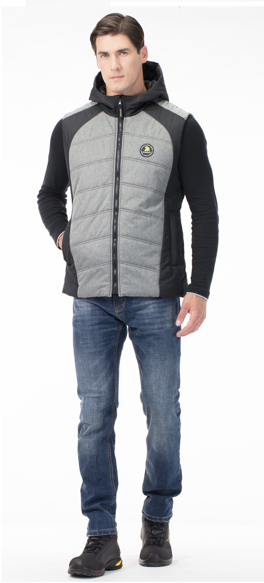 Зимний жилет "ХЭДВЕЙ" мужской, утепленный, с капюшоном, цвет: черный с серым, ткань: 100% ПЭ