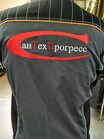 Услуга по нанесению логотипа (вышивка) на спине Услуга по нанесению логотипа (вышивка) на спине